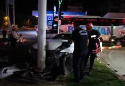 Malatya'da otomobil, trambüs direğine çarptı yaralı sürücü ambulanstan kaçtı