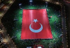 Dünyanın en büyük Türk bayrağı Kayseri’de açıldı