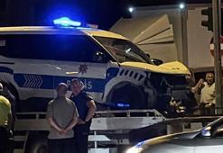 Olaya giden polis aracı ile otomobil çarpıştı