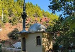 Mersin'de boyutlarıyla dikkat çeken cami! Doğal güzelliklerle çevrili olması ilgi görüyor