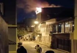 Fatih'te yangın çıktı, itfaiye eri müdahale sırasında yaralandı