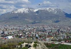 Kavurucu sıcaklar Van'da klima satışlarını artırdı