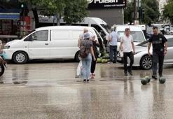 Yıldırım'da kamyonetin arka kapağı açılınca karpuzlar yola saçıldı