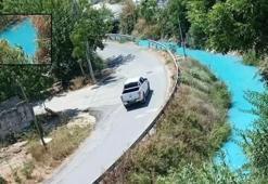 Antalya'da esrarengiz turkuaz su: Sulama kanalından saatlerce aktı