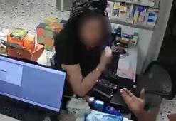 Mersin’de eczacıyı darbedip ilaçları alarak kaçtı! O anlar kameraya böyle yansıdı