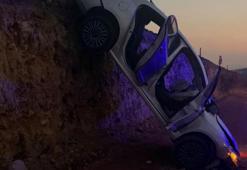 Bingöl'de kazılan alana düşen otomobilde bulunan 2 kişi yaralandı