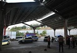 Pazar yerinin çatısından düşen boya işçisi, ağır yaralandı