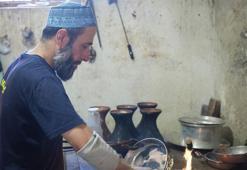 Gaziantep’te 80 derece sıcakta kalay ustalarının zorlu mesaisi