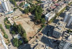 Adana'da 30 yıllık yol sorunu çözüme kavuşuyor! İlk kazma vuruldu