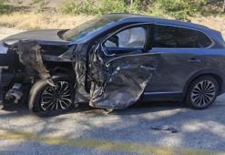 Karşı şeride savrulan dorsenin otomobile çarptığı kazada 4 kişi yaralandı