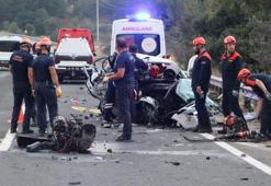 Sürücüsünün kontrolünü yitirdiği otomobil karşı şeride geçip başka bir otomobille çapıştı