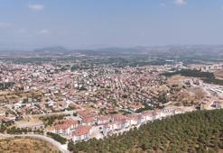 Balıkesir'de depremin yaraları 1 yıl sonra sarılmaya devam ediyor