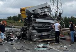 Şile’de feci kaza! İki tır çarpıştı, ortalık savaş alanına döndü