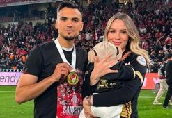 Çorum'u korkutan kaza! Çorum FK futbolcusu Atakan Akkaynak, eşi ve bebeği ile trafik kazası geçirdi