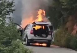 Seyir halindeki otomobil alevlere teslim oldu 5 kişilik aile son anda kurtuldu