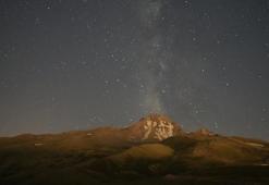 Kayseri'de 2 bin 650 metre yükseklikte meteor yağmuru