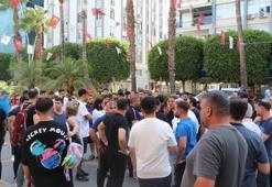 Adana Demirspor taraftarı isyanda! Bariyeri yıkıp belediyeye girmeye çalıştılar
