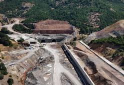 Suşehri ile Zara arasındaki Geminbeli Tüneli’nde çalışmalar hızlandı: Kış gelmeden hizmete açılması hedefleniyor
