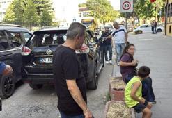 Eskişehir'de trafikte yol verme kavgası! Taşla camını kırdıkları aracın sürücüsünü darbettiler
