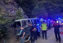 Tarım işçilerini taşıyan minibüs kaza yaptı 1 kişi hayatını kaybetti, 8 yaralı var
