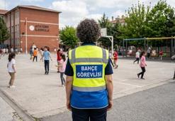 Bahçe görevlisi başvurusu nasıl yapılır? Bahçe görevlisi başvurusu nereye yapılacak? Bahçe görevlisi ne iş yapar? Bahçe görevlisi maaşı ne kadar? 30 bin bahçe görevlisi alımı ne zaman yapılacak? 30 bin bahçe görevlisi başvuru şartları neler? Bahçe görevlisi kontenjanları belli oldu mu?