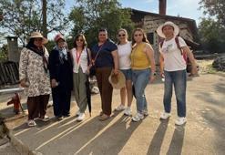 Hukuk diplomasını aldı rotasını o mesleğe çevirdi! Şimdi turistlere Anadolu’yu anlatıyor