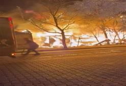 Avcılar'da yangın TIR parkında çıktı: 5 araç kül oldu