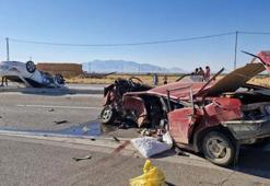 U dönüşü yapan otomobile araç çarptı 2’si çocuk 6 kişi yaralandı