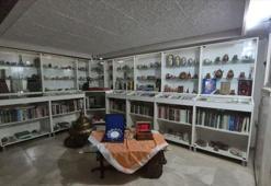 Yarım asırdır 49 ülke ve 80 şehir gezerek tarihi eser topluyor