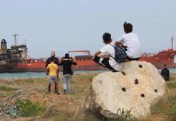 Dron saldırısı sonrası karaya oturan gemi Samsun'da ilgi odağı oldu