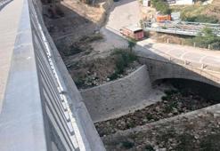 3 aylık çalışma bitti ama tehlike bitmedi! Hamsu Köprüsü'nde yürüyenler tedirgin