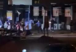 İki aile arasında çıkan taşlı, sopalı kavga kameraya böyle yansıdı