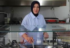 Depremde evi yıkıldı yılmadı aldığı hibeyle iş yeri sahibi oldu! Şimdi 8 kişiye istihdam sağlıyor
