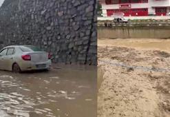 Erzurum-Artvin Karayolunda sel! Dereler taştı, bir araç mahsur kaldı
