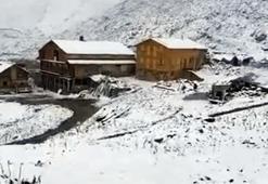 Eylül ayında kar sürprizi! Rize’de yayla kışa teslim oldu