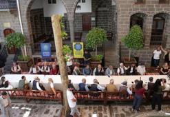 Diyarbakır’da dengbêjlere sanatçı statüsü verildi