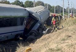 Polonya'da 120 yolculu tren kamyonla çarpıştı