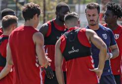 Samsunspor'da golcü bombası! 19 yaşındaki forvet ilk antrenmanına çıktı