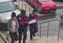 17 yaşındaki kızlarını zincire vurdular! Acımasız anne ve baba tutuklandı