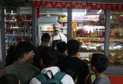 Okulda öğrenciler için 'Askıda Tost' uygulaması katlanarak devam ediyor