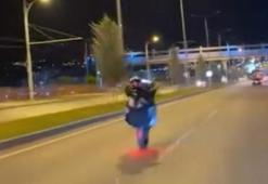 Motosikletle tehlikeli yolculuk kameraya yansıdı