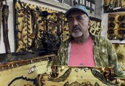 Van Erciş'te 35 yıldır çevreden topladığı atıkları sanata dönüştürüyor: Yaprak ve metal parçalarla 500'den fazla tablo yaptı!