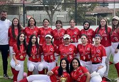 Softbolda Samsun gururu: Türkiye Şampiyonası’nda kürsü geldi