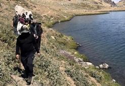 Hakkari'de görenleri büyüleyen manzara! 3 bin 500 rakımda keşfettiler