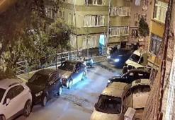Şişli'de sokağı birbirine kattı: Park halindeki araçlara çarpıp kaçtı