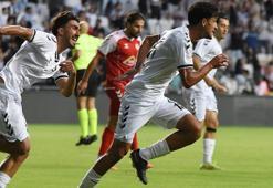 Altay'da Salih Oktay yıktı geçti