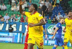 Göztepe Anthony Dennis’i mumla arıyor! Yeni transferler beklentiyi karşılayamadı