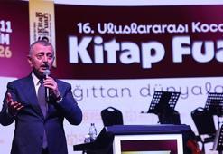 Türkiye’de sadece Kocaeli yapıyor: Ağaçlar kitap açtı! Başkan Büyükakın: Kültür ve sanatta standartları belirleyen şehir olacağız