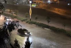 Gaziantep’te sağanak yağmur yolları göle çevirdi