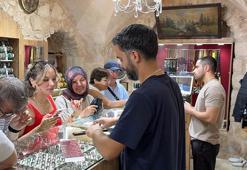 Uzak Şehir'i izleyen Midyat’a gidiyor! 3 bin yıllık sanat turistlerin gözdesi oldu
